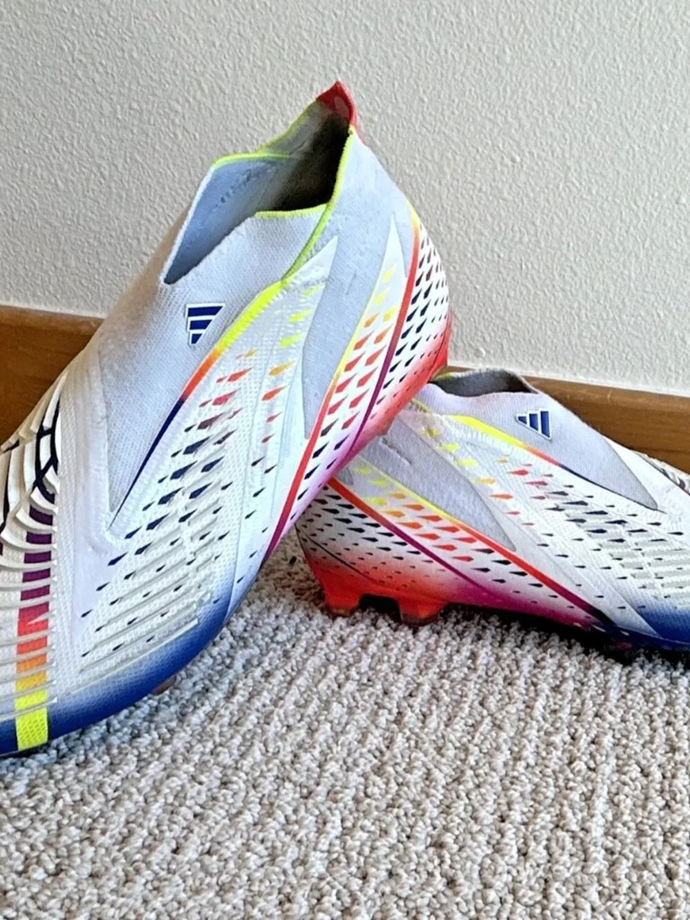 Men's adidas Predator Edge + SG Soccer Cleats Laceless White Multi GW1035 Sz 10